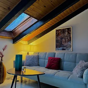 Hosting Dreams Attics - Duomo Appartement