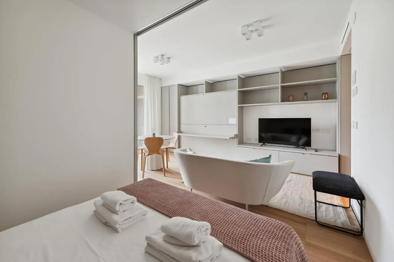 Limehome Milan Via Stresa