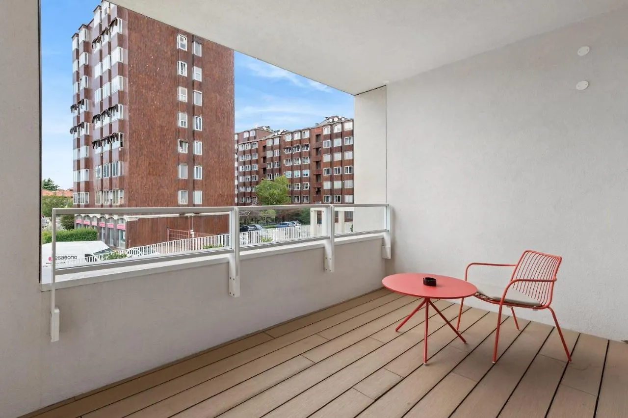 Apartment Limehome Milan Via Stresa Italy